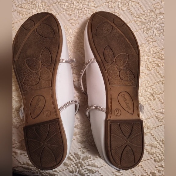 Girls Little Angel white patent leather with rhinestone straps - Picture 4 of 8